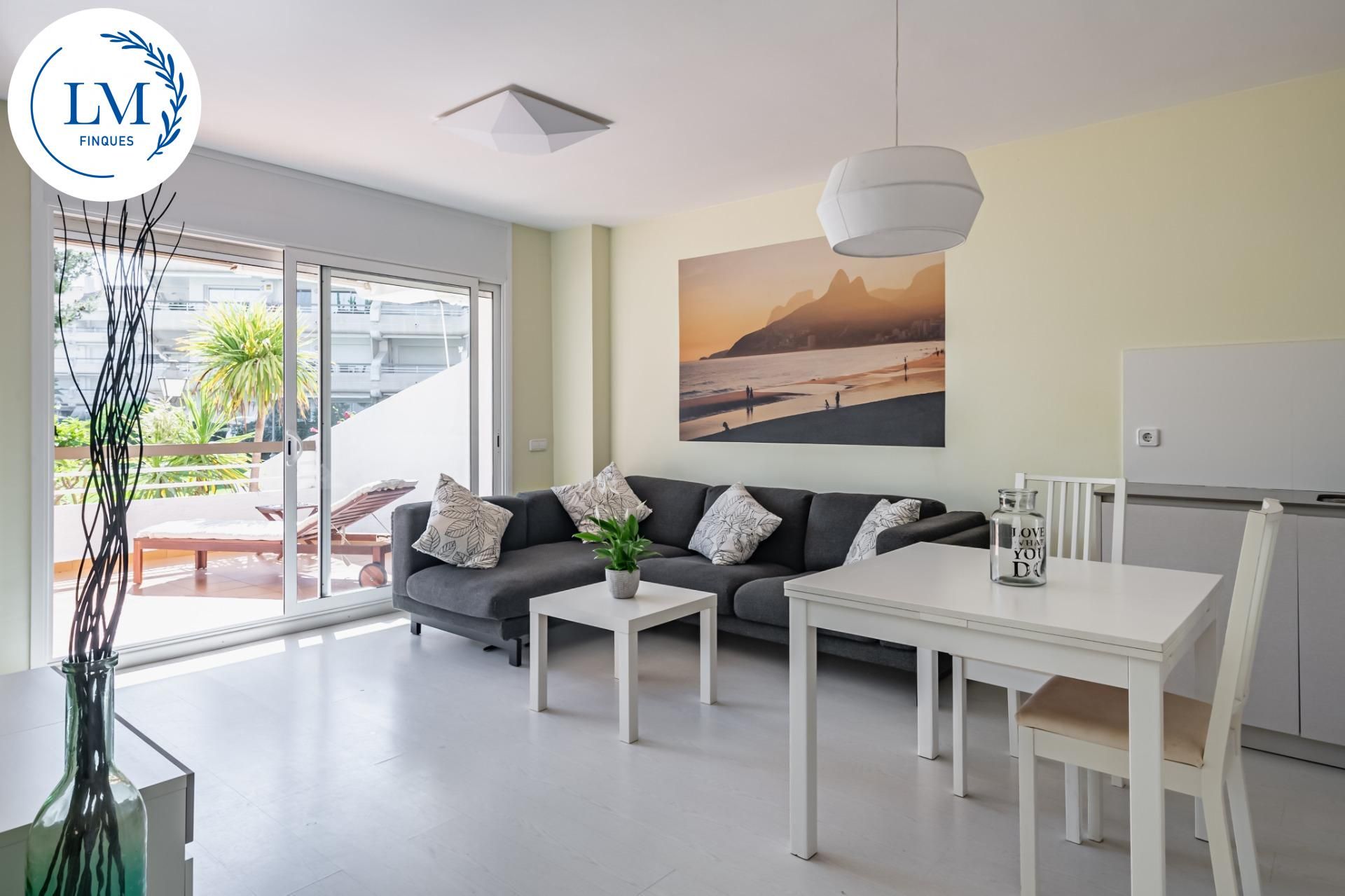 Living room of Loft for sale in Vilanova i la Geltrú  with Air Conditioner, Terrace and Storage room