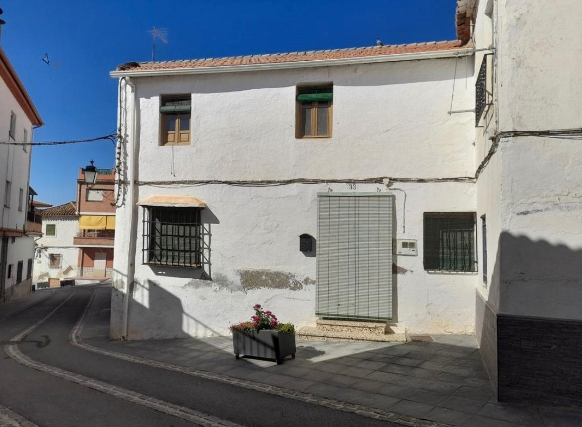 Vista exterior de Casa adosada en venda en Alhendín amb Jardí privat i Terrassa