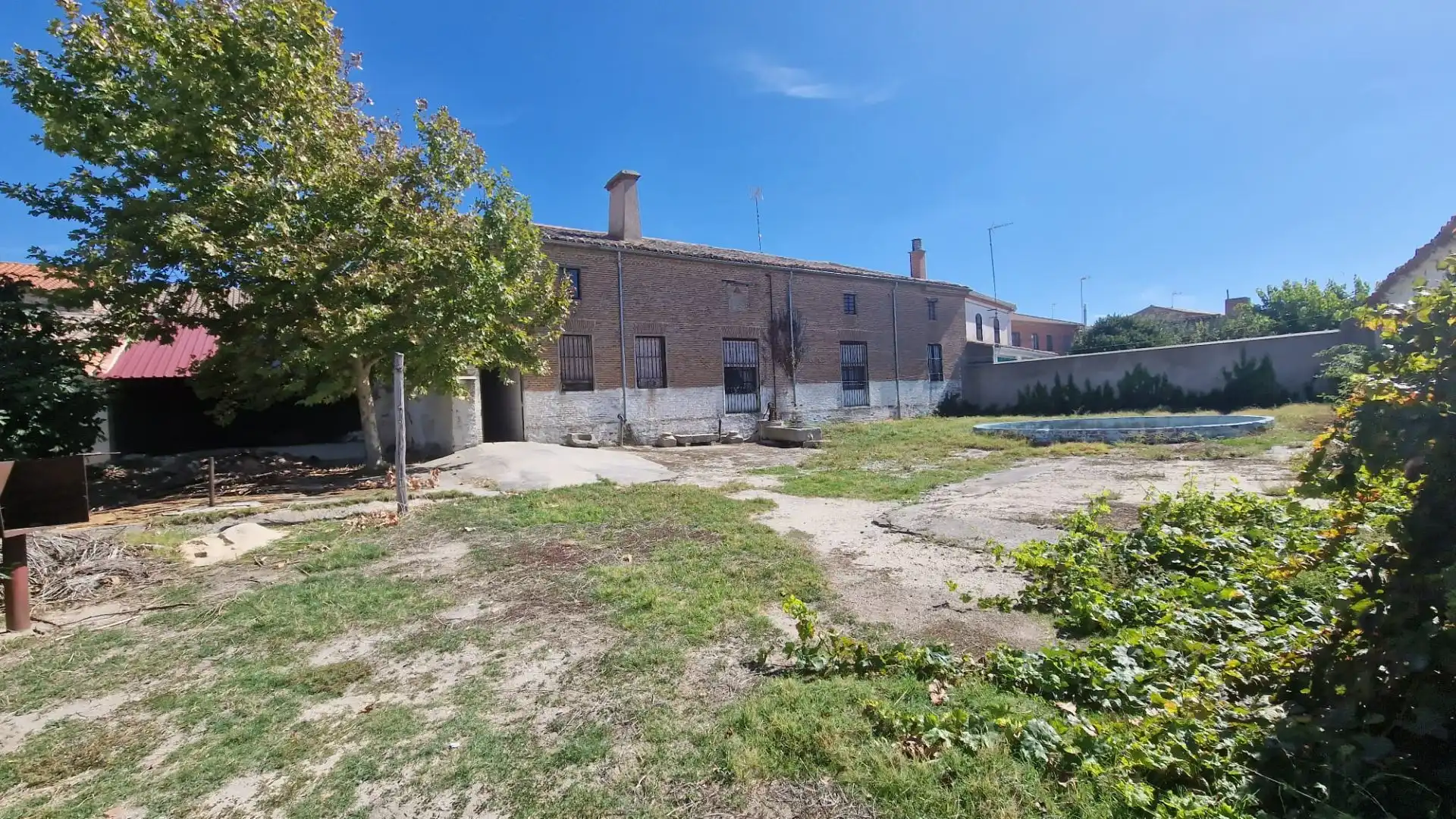 Casa o xalet en venda en Paradinas de San Juan amb Traster i Piscina