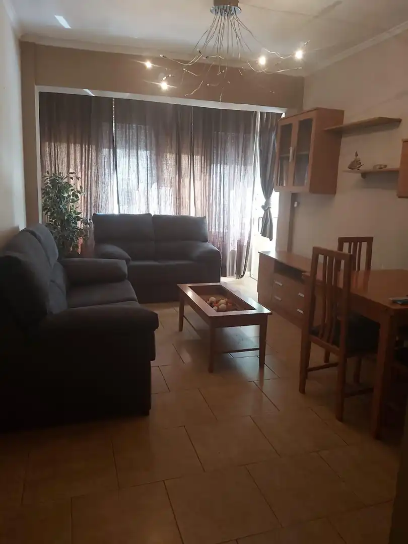 Sala d'estar de Pis en venda en Alicante / Alacant amb Moblat i Balcó