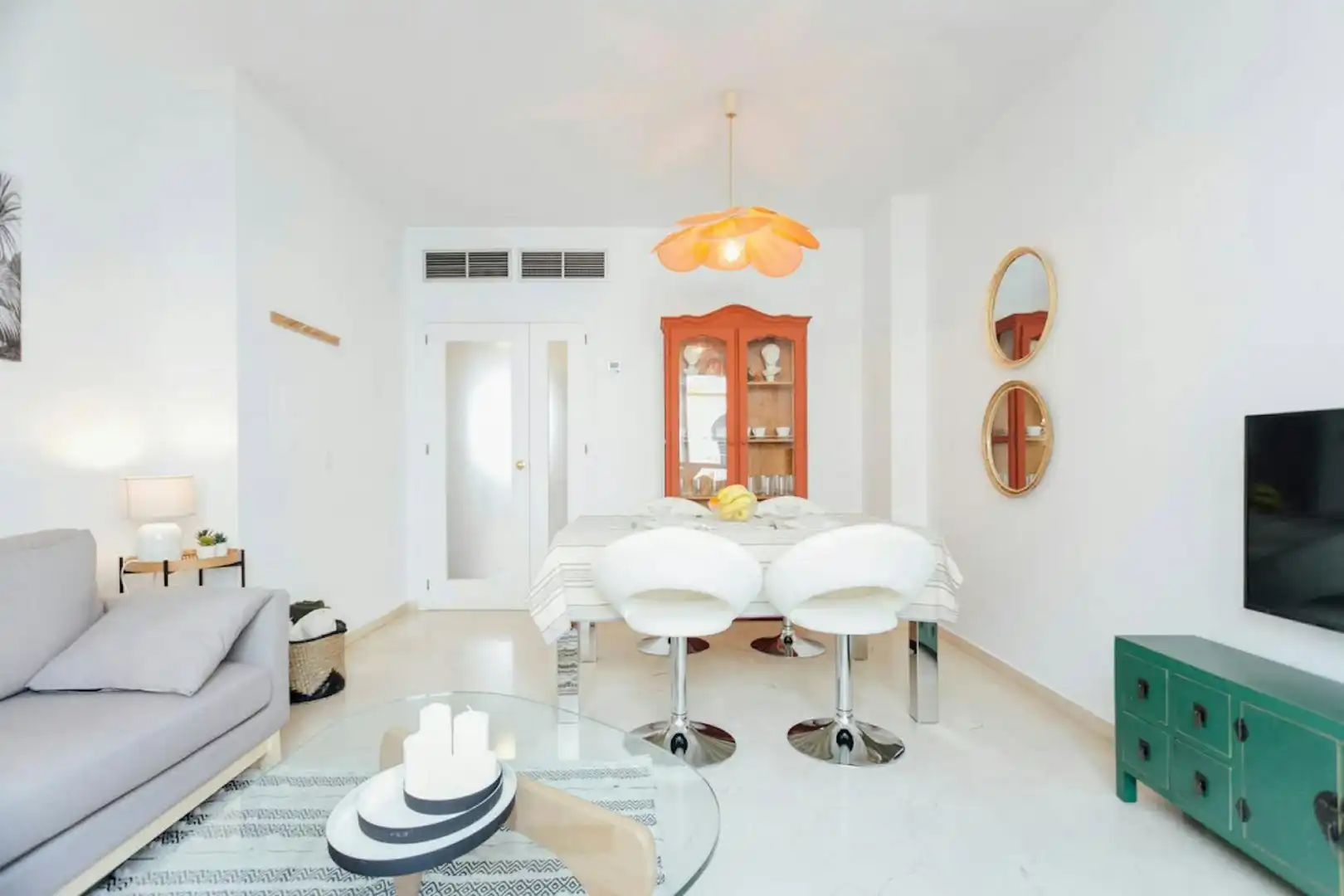 Comedor de Piso de alquiler en Sevilla con Aire acondicionado, Calefacción y Lavadora