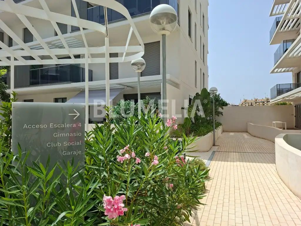 Terrassa de Apartament en venda en Dénia amb Aire condicionat, Calefacció i Jardí privat