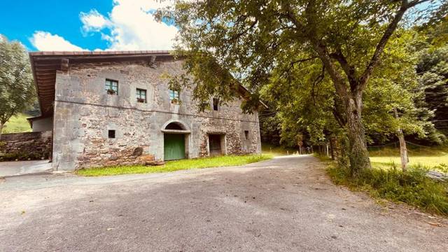Casa adosada en Venta en Elduain