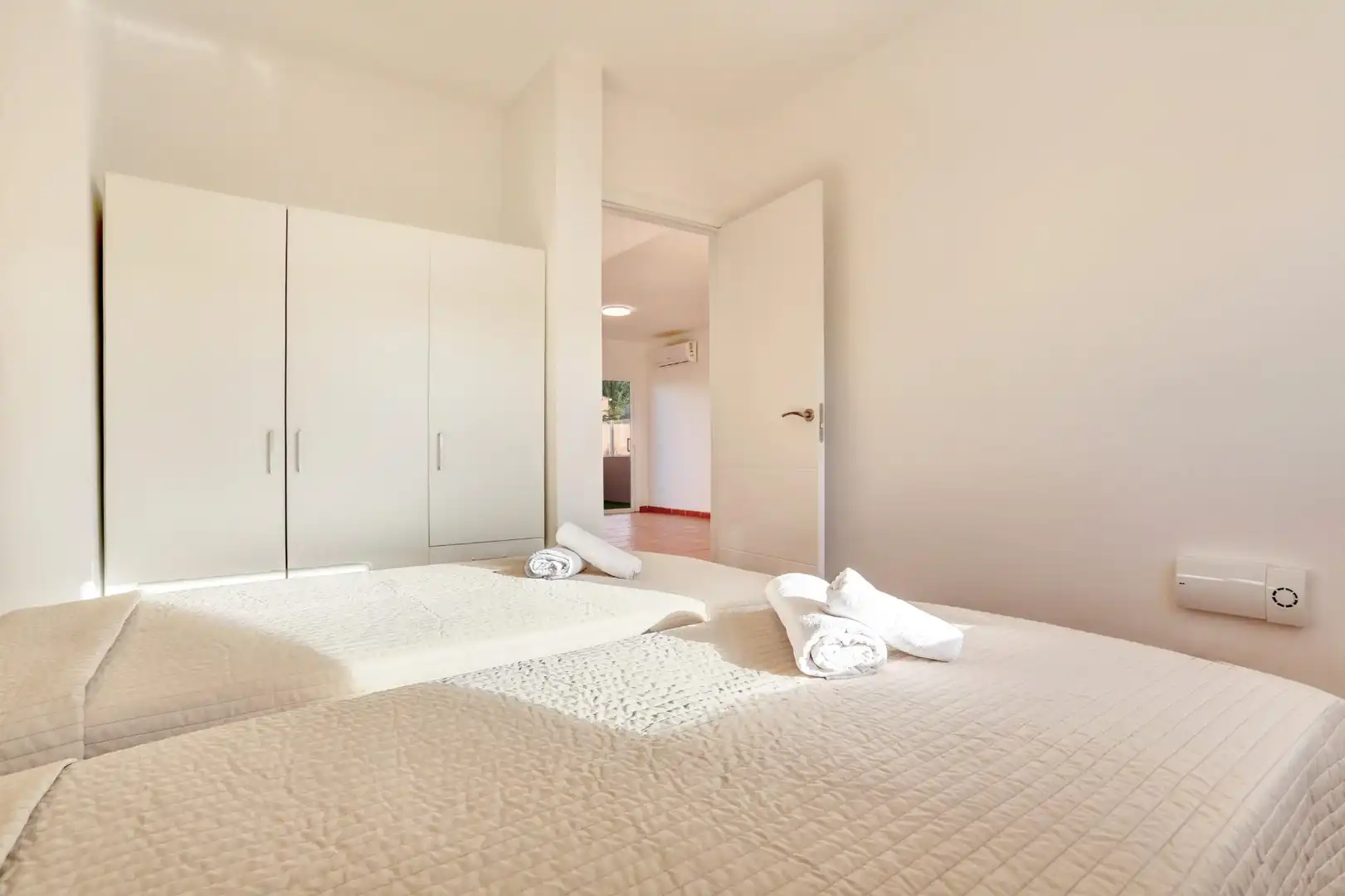 Bedroom of Apartments for sale in La Oliva