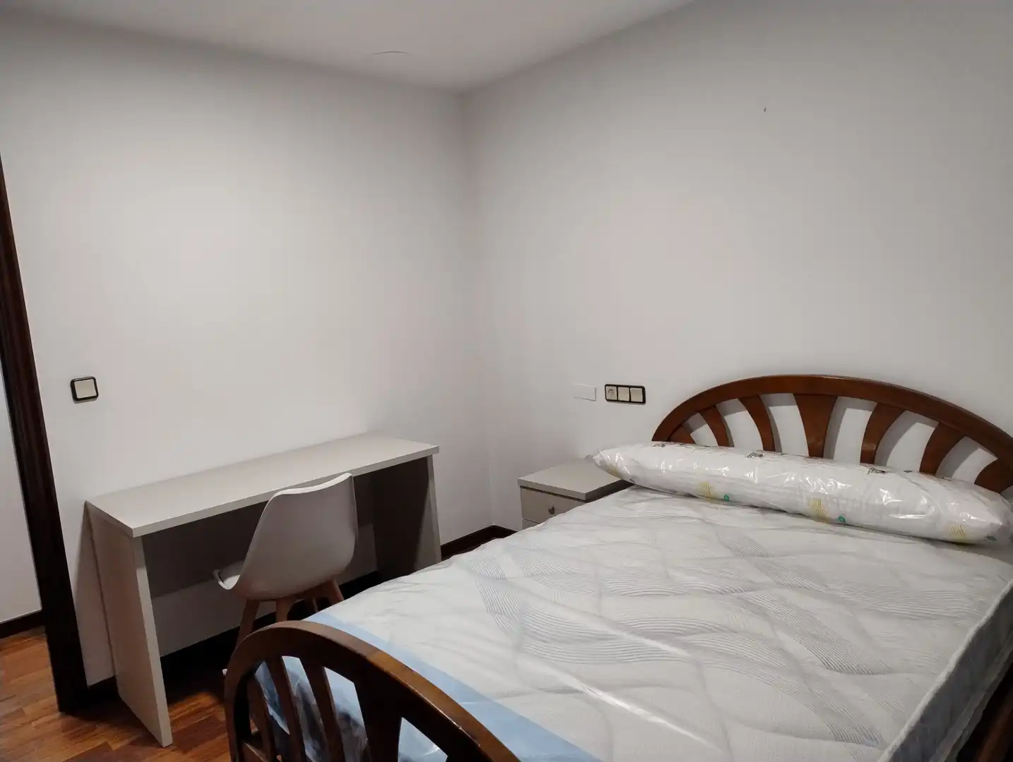 Bedroom of Flat for rent in Santiago de Compostela   with Heating, Furnished and Oven