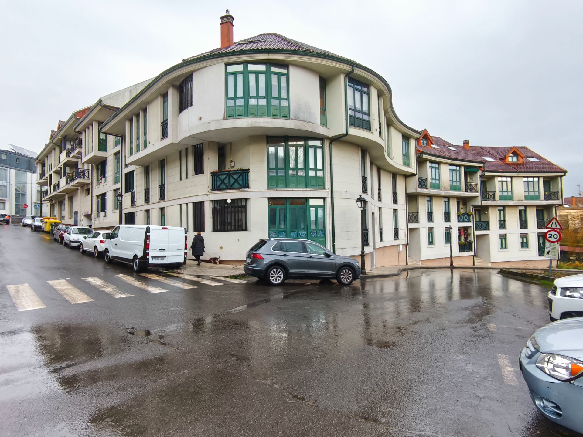 Vista exterior de Dúplex de lloguer en Ames amb Calefacció, Traster i Moblat