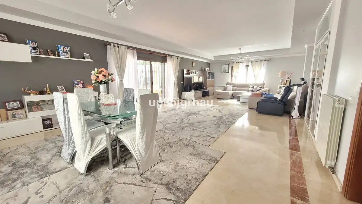 Villa mit Pool zum Verkauf in Avenida Benamara 15, imagen 2