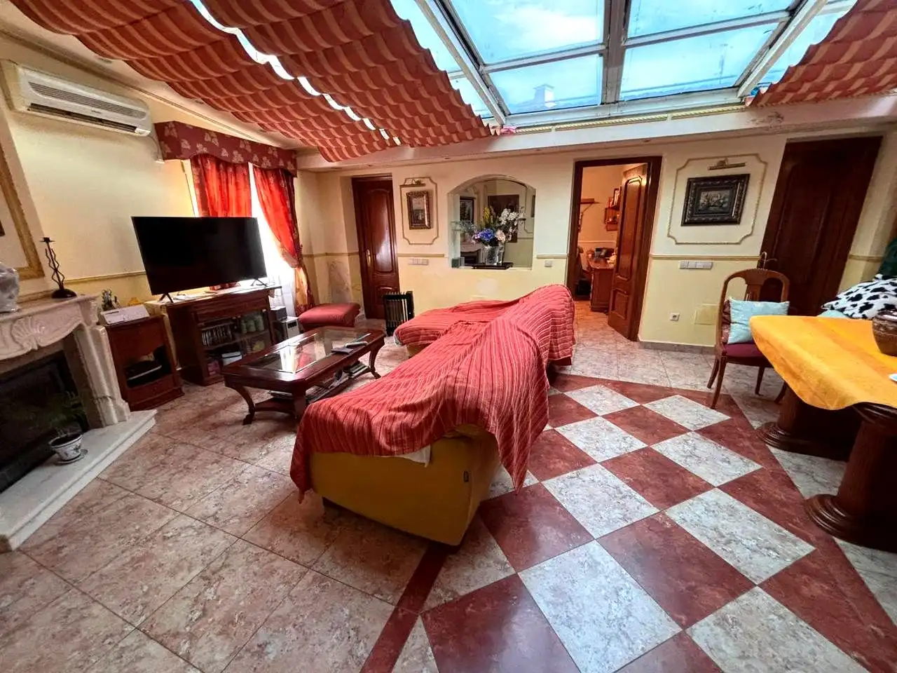 Living room of Detached homes for sale in Madrid  with Air Conditioner, Heating and Terrace