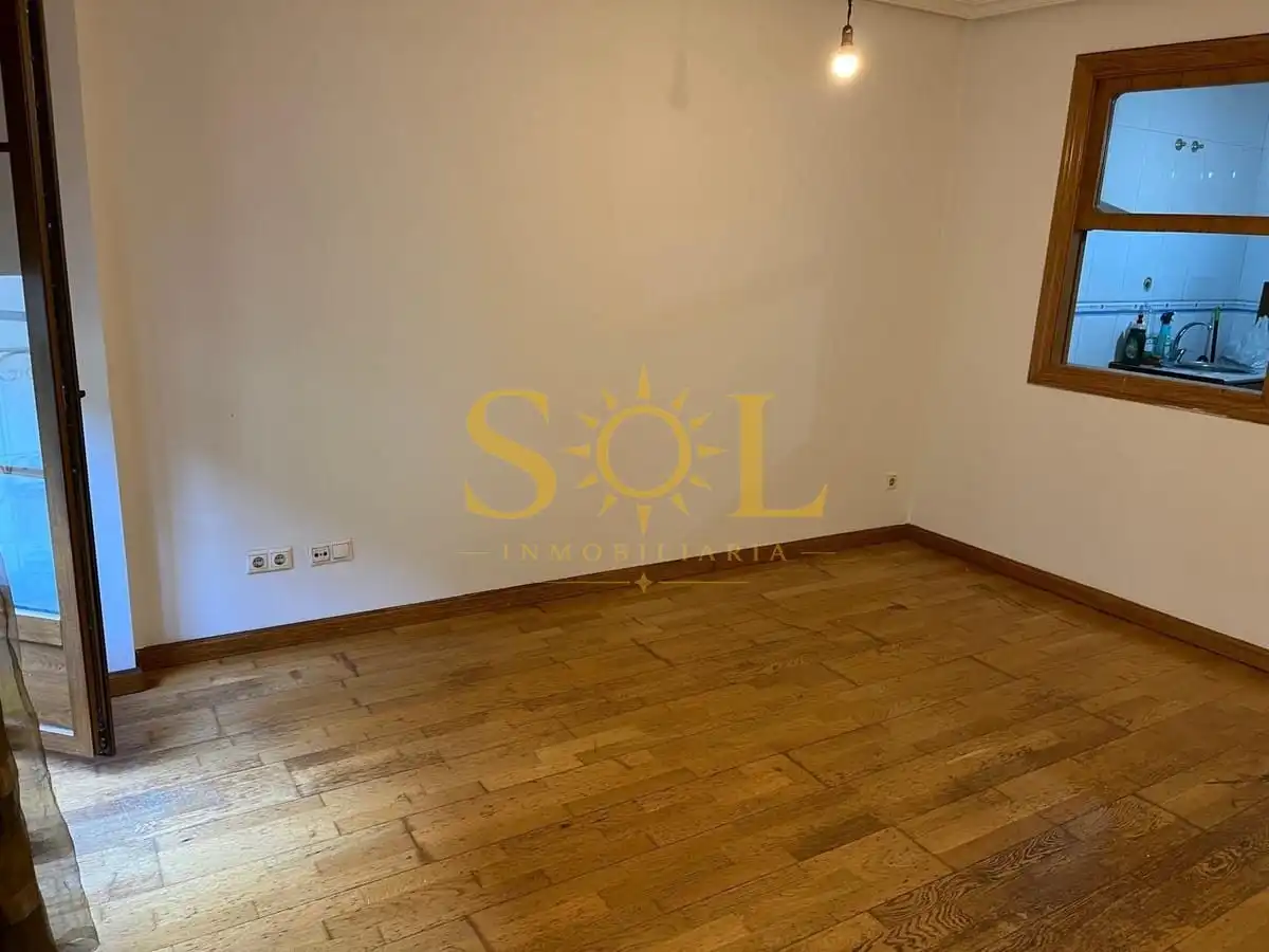 Piso en venta en León Capital  con Calefacción, Parquet y TV