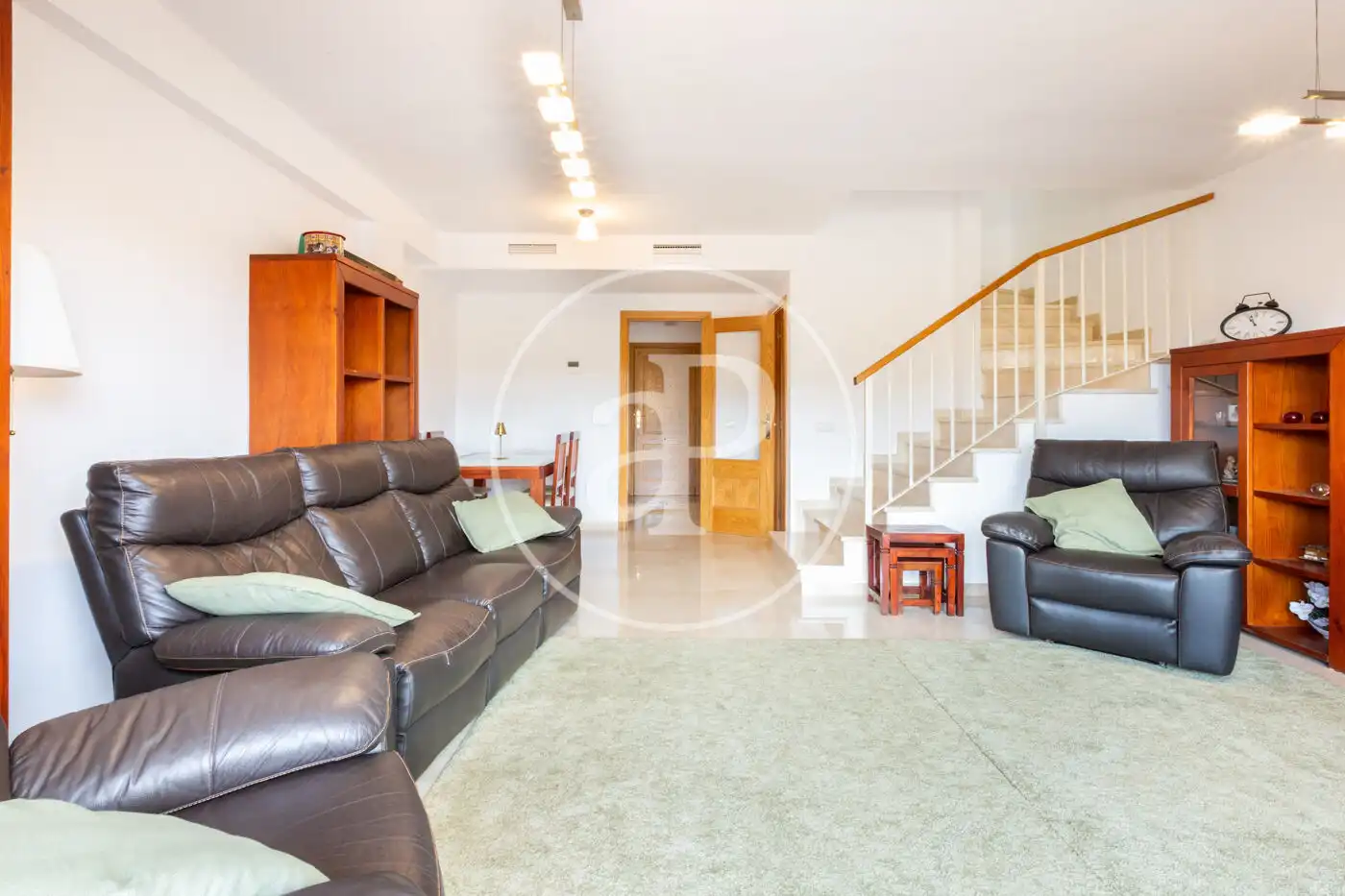Sala de estar de Casa adosada en venta en Chiva con Aire acondicionado, Calefacción y Jardín privado