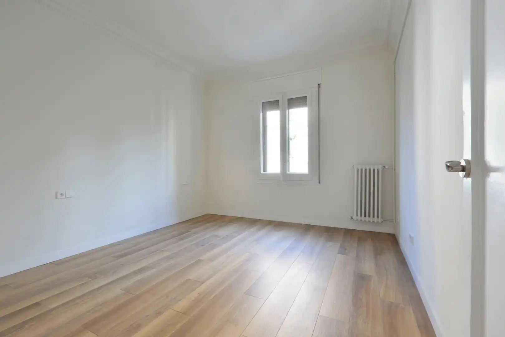 Bedroom of Flat for rent in Barcelona  with Air Conditioner, Heating and Parquet flooring