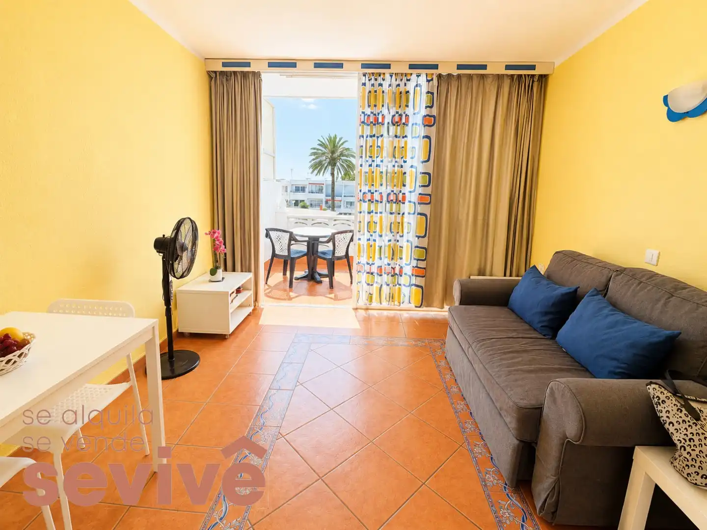 Sala de estar de Estudio en venta en Arona con Piscina