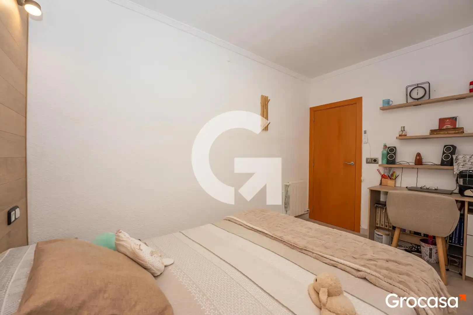 Schlafzimmer von Dachboden zum Verkauf in Cornellà de Llobregat mit Klimaanlage, Heizung und Terrasse