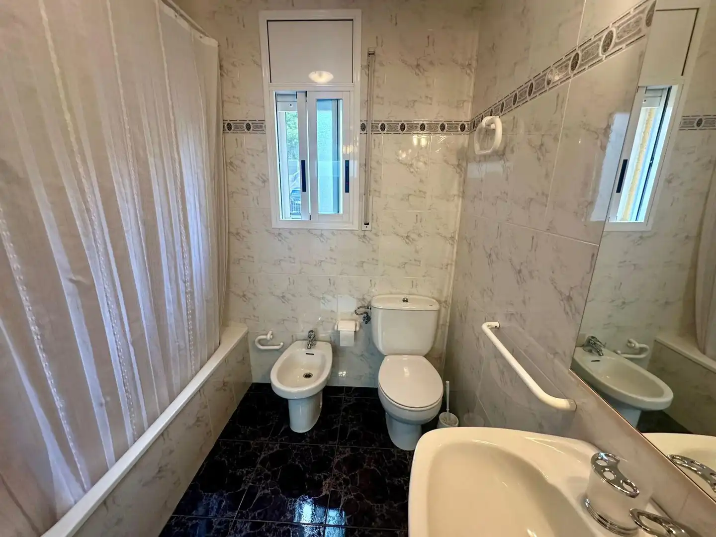 Bathroom of Houses for sale in El Vendrell  with Private garden, Terrace and Storage room