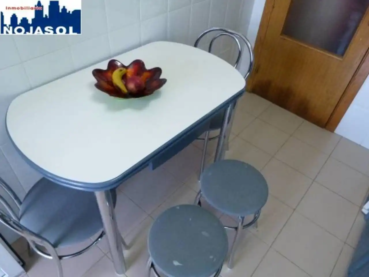 Cuina de Apartament de lloguer en Arnuero amb Calefacció, Jardí privat i Terrassa