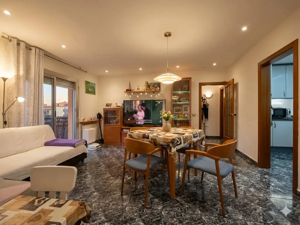 Comedor de Piso en venta en Rubí con Calefacción, Amueblado y Horno
