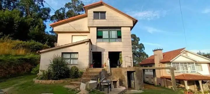Außenansicht von Haus oder Chalet zum Verkauf in Redondela mit Privatgarten, Abstellraum und Balkon