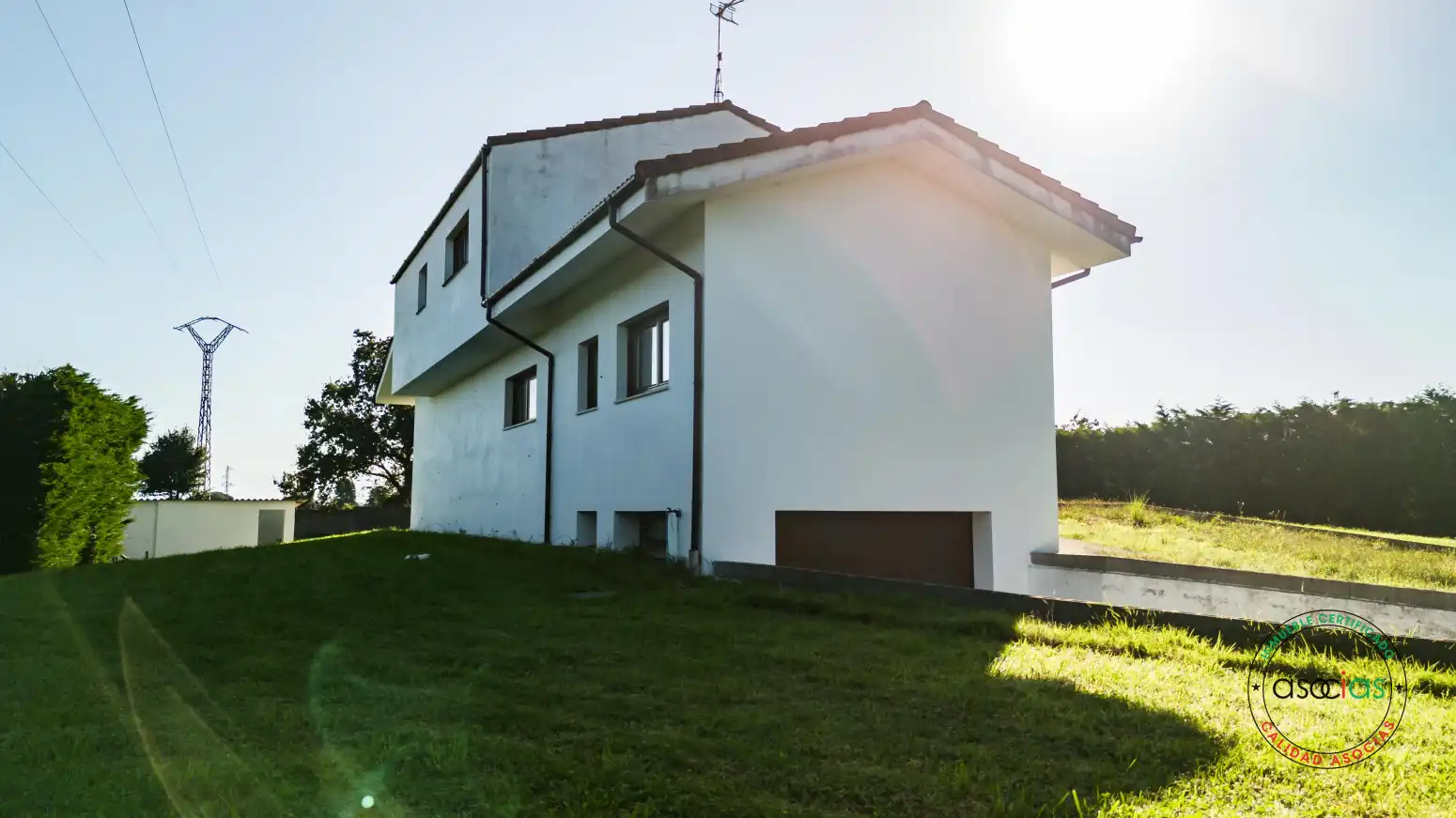 Vista exterior de Casa o xalet en venda en Villaviciosa amb Jardí privat i Traster