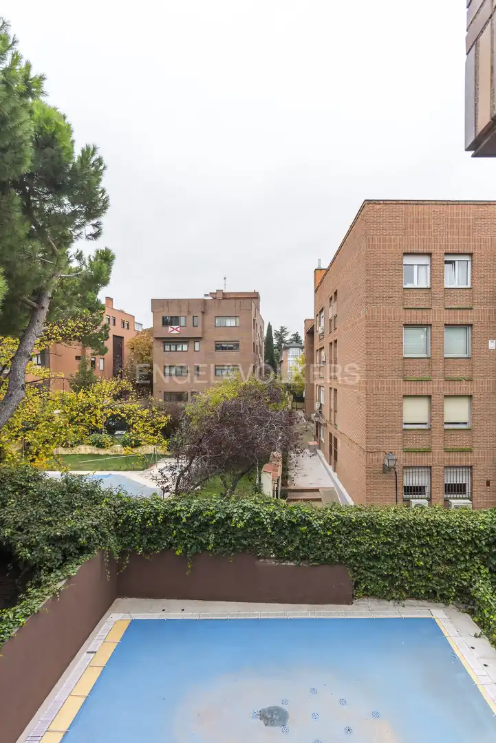 Vista exterior de Piso de alquiler en Ciudad Lineal