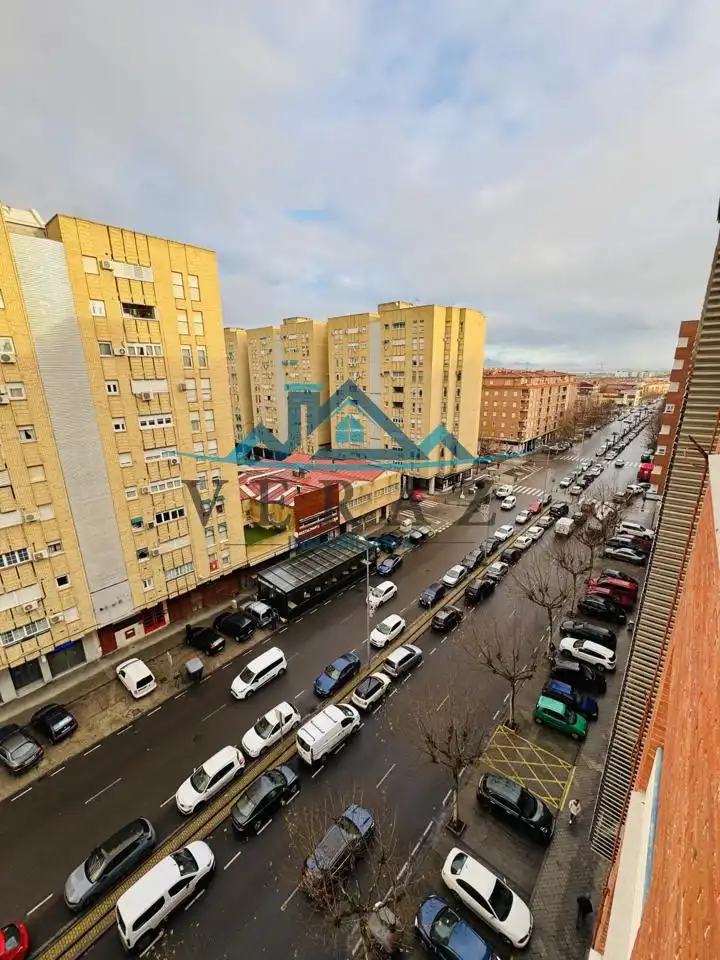 Außenansicht von Wohnung zum Verkauf in Talavera de la Reina mit Parkett und Terrasse