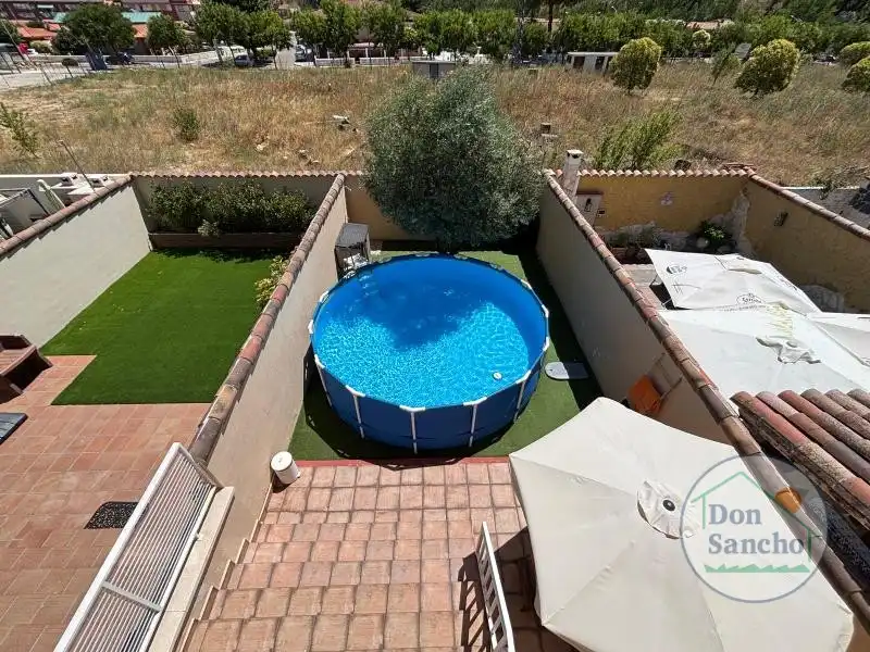 Piscina de Casa adosada en venta en Cabezón de Pisuerga con Calefacción, Jardín privado y Terraza
