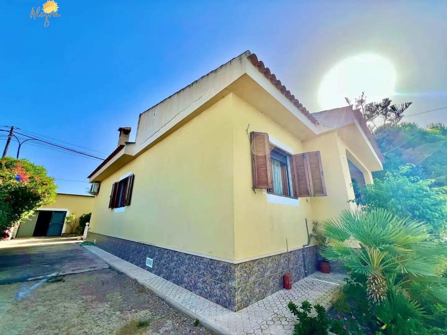 Vista exterior de Casa o xalet en venda en Daya Vieja amb Aire condicionat, Calefacció i Jardí privat