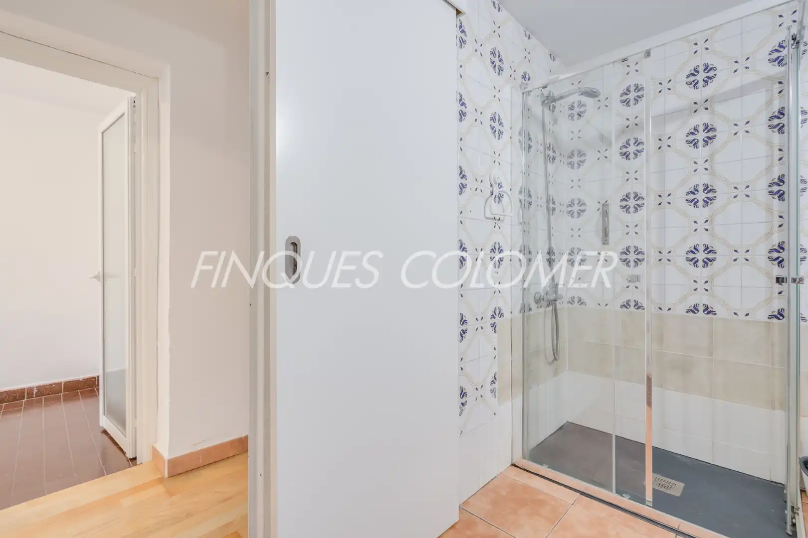 Bany de Pis en venda en Rubí amb Parquet, Balcó i Alarma