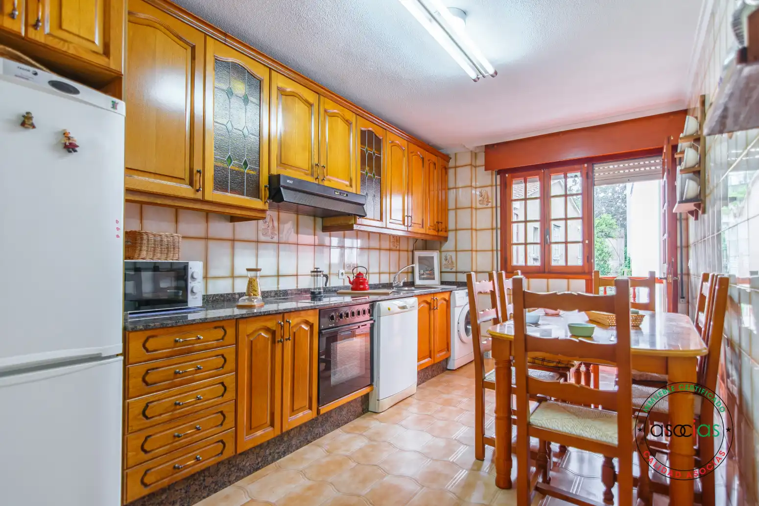 Cuina de Pis en venda en Cudillero amb Calefacció, Parquet i Moblat