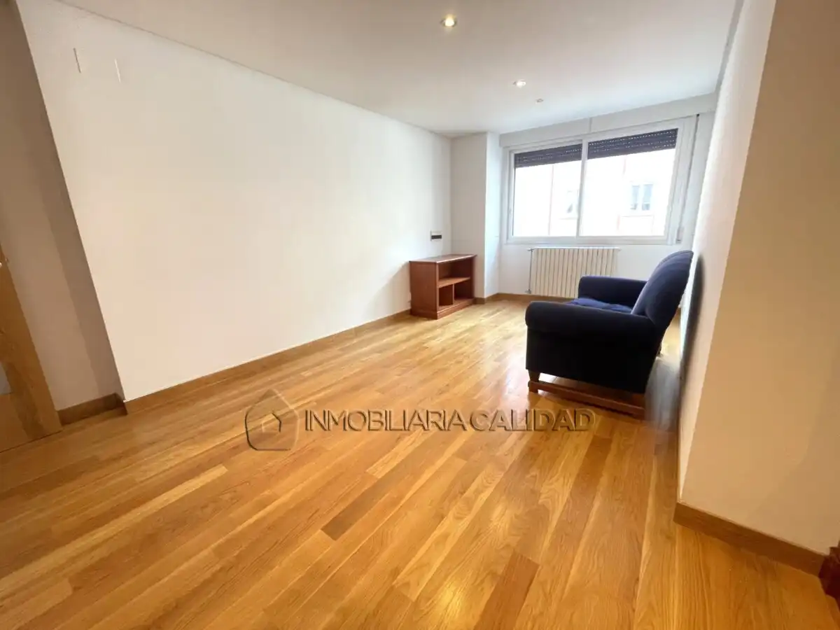 Sala d'estar de Pis en venda en Burgos amb Calefacció i Traster