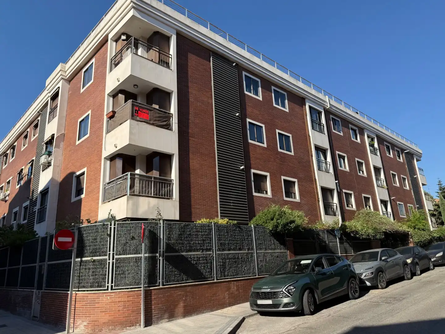 Exterior view of Flat for sale in Las Rozas de Madrid  with Air Conditioner, Terrace and Swimming Pool