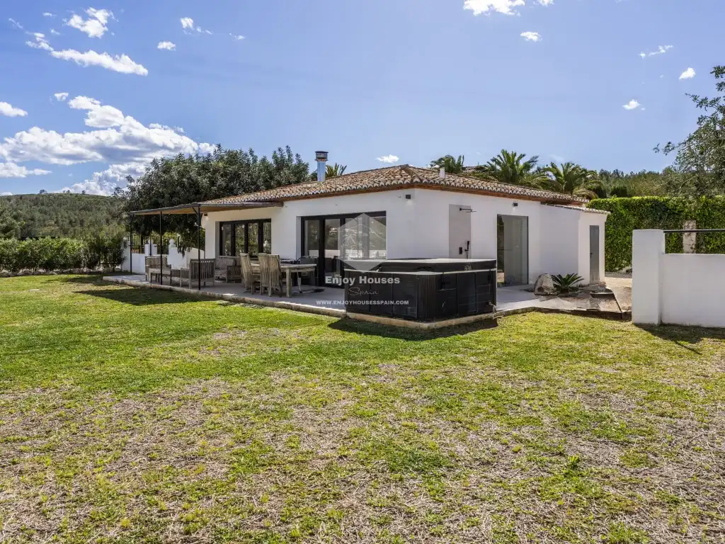 Houses for sale in Camino Tarraulla, Partides comunes - Adsubia