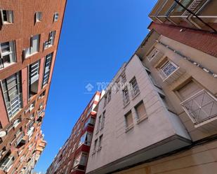 Exterior view of Flat for sale in Valladolid Capital  with Air Conditioner and Storage room