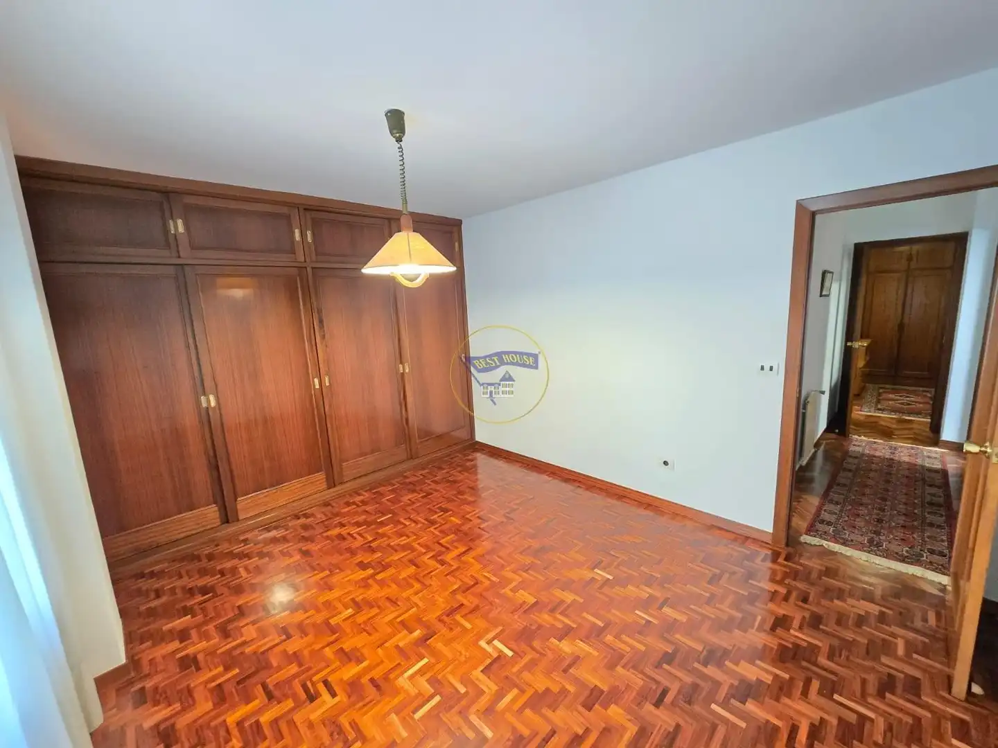 Piso en venta en Vigo  con Calefacción, Parquet y Terraza