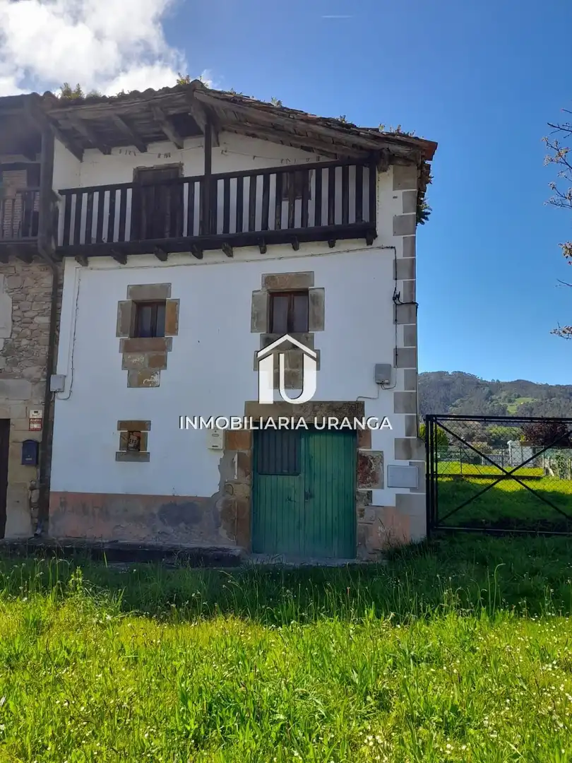 Vista exterior de Casa o chalet en venta en Guriezo
