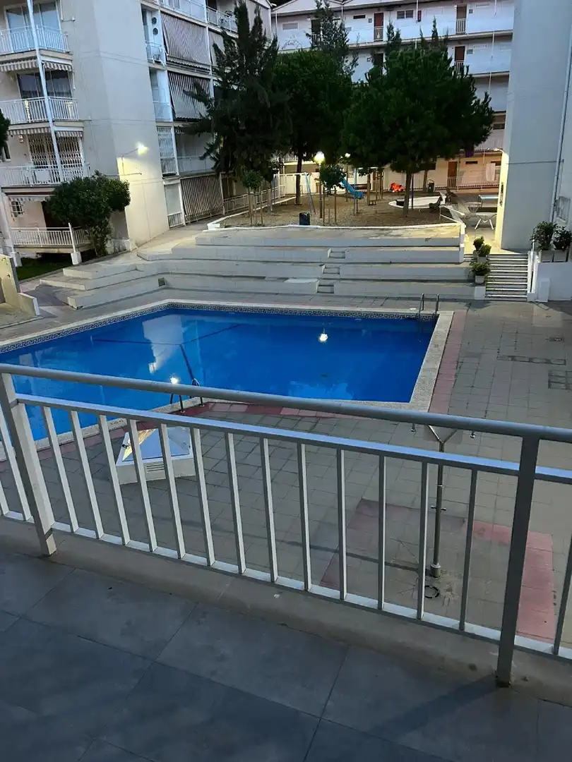 Piscina de Apartamento de alquiler en Salou con Calefacción, Terraza y Piscina