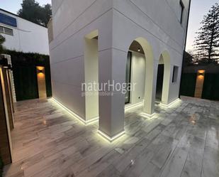 Terrace of House or chalet for sale in Paterna  with Air Conditioner and Private garden
