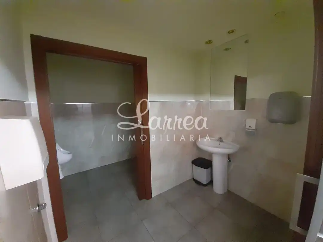 Baño de Local en venta en Amorebieta-Etxano con Amueblado