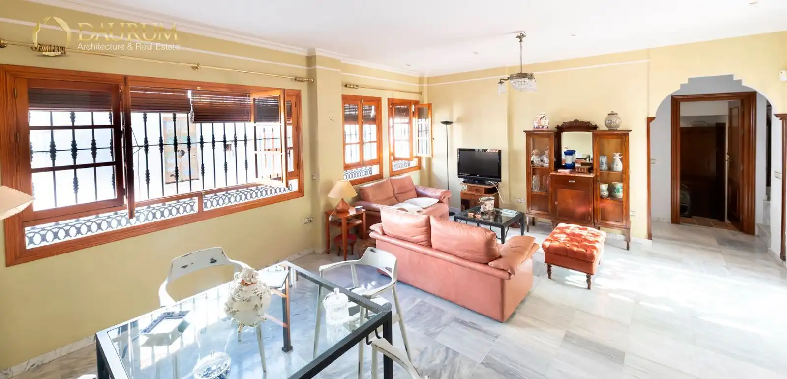 Sala d'estar de Casa o xalet en venda en Alcalá de Guadaira amb Aire condicionat, Calefacció i Terrassa