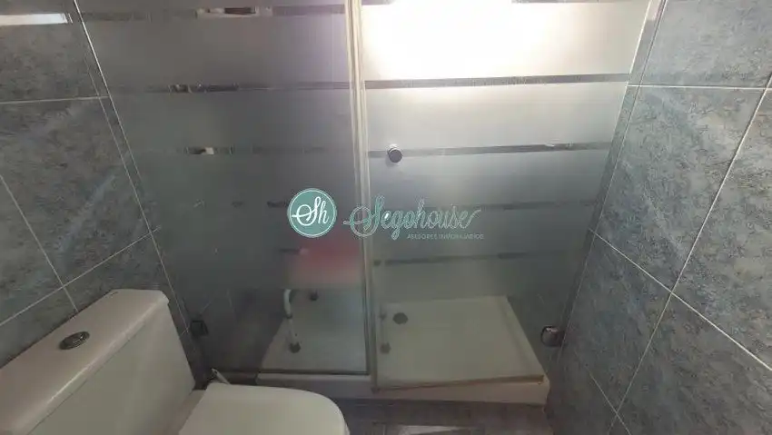 Baño de Casa o chalet de alquiler en Navas de Riofrío con Calefacción y Balcón