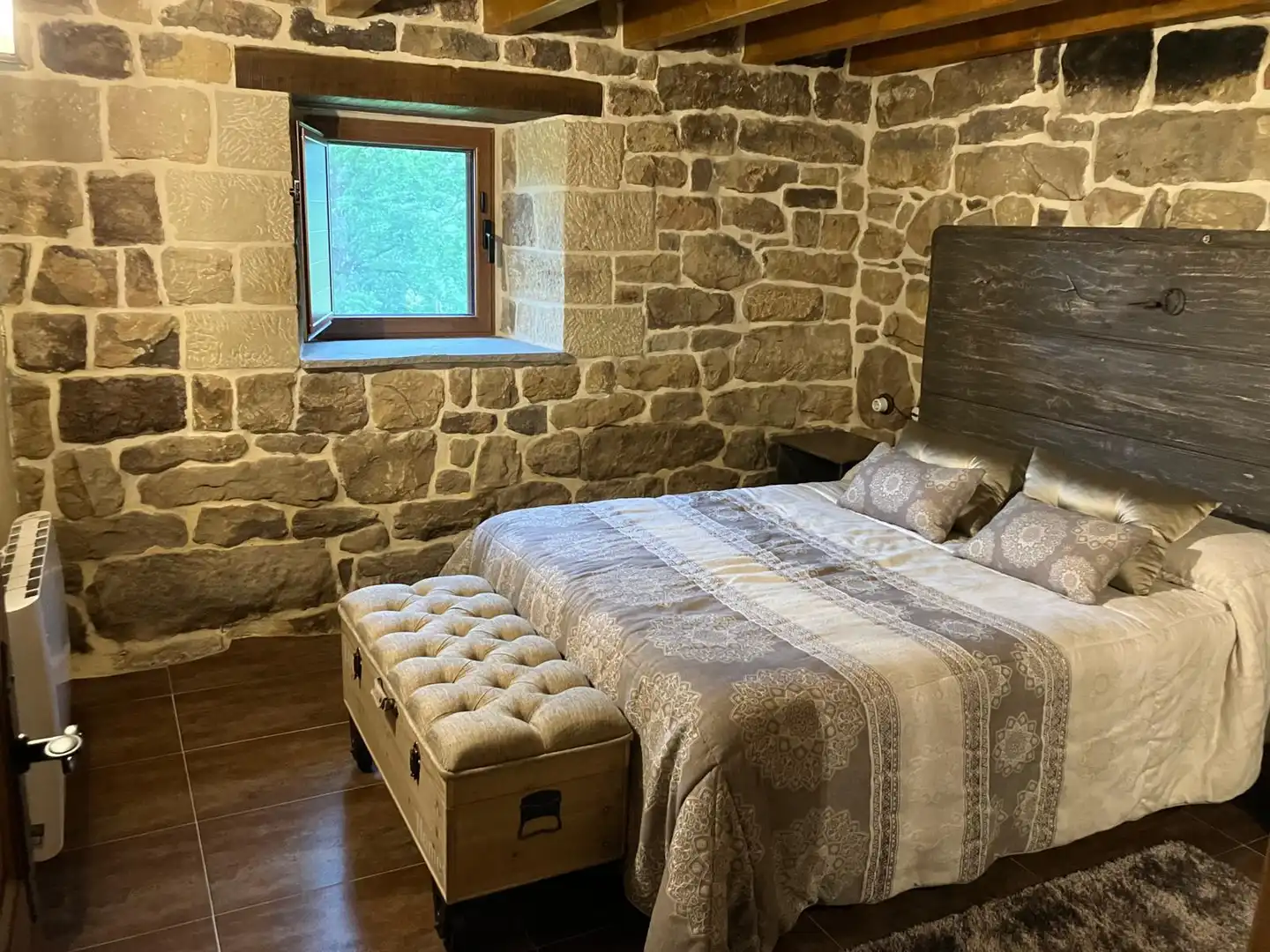 Habitación de Finca rústica en venta en San Pedro del Romeral con Calefacción, Jardín privado y Terraza