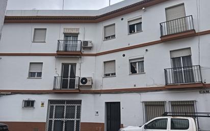 Vista exterior de Pis en venda en Moguer amb Terrassa