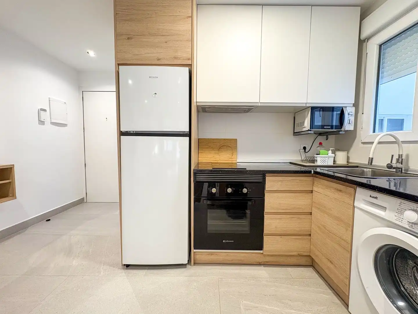 Küche von Wohnung zum Verkauf in Torrevieja mit Klimaanlage, Heizung und Terrasse