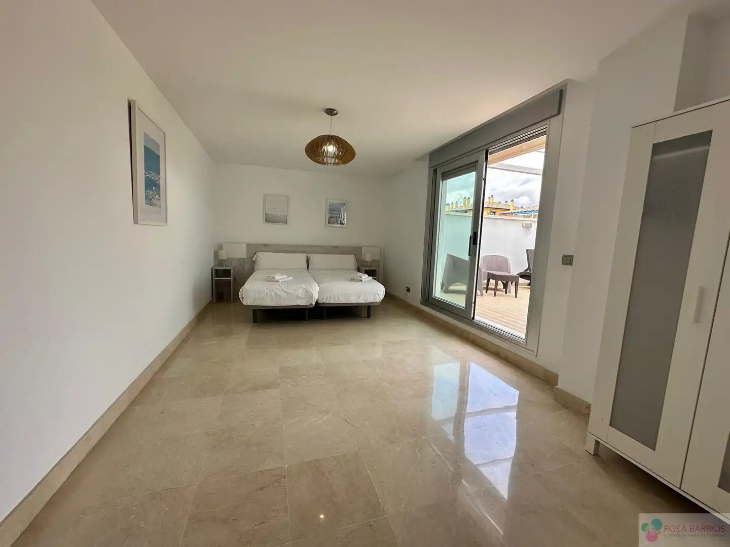 Habitación de Ático en venta en Marbella con Terraza y Piscina comunitaria