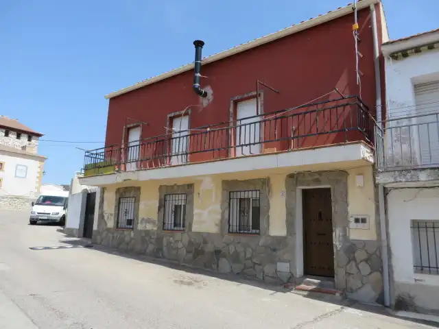 Vista exterior de Pis en venda en San Román de los Montes