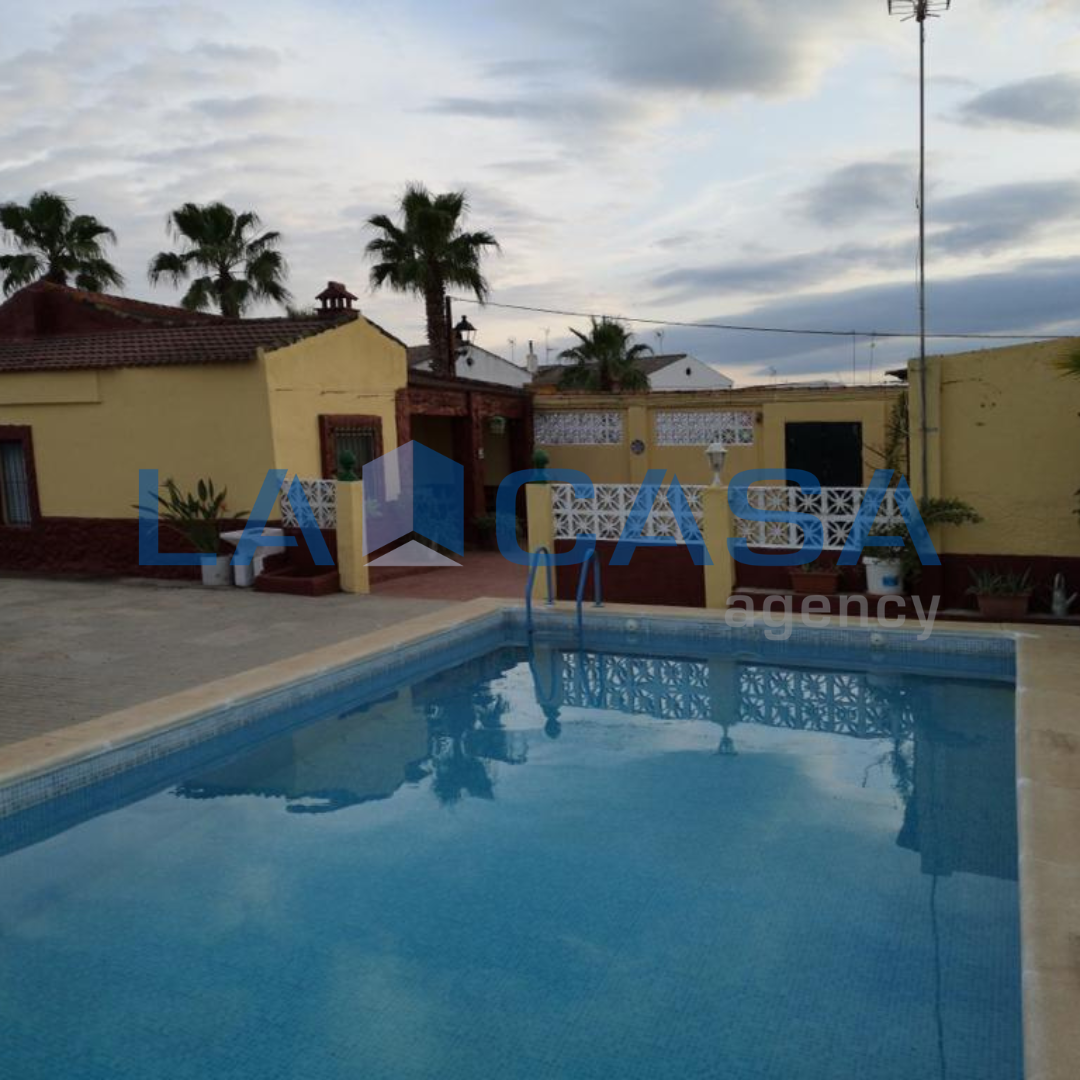 House or chalet for sale in Villamanrique de la Condesa