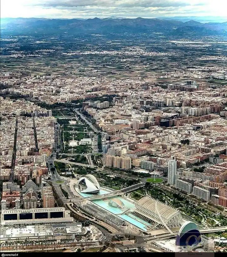 Vista exterior de Residencial en venta en Ciutat Vella 