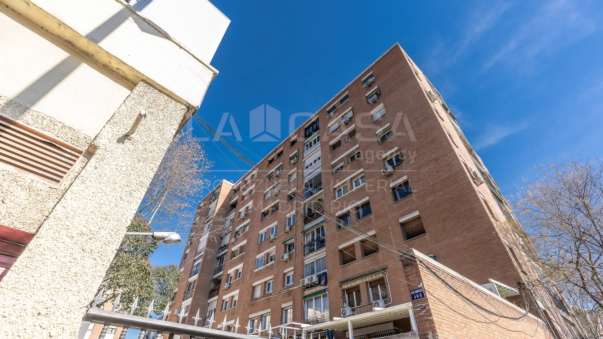 Exterior view of Flat for sale in  Madrid Capital  with Heating