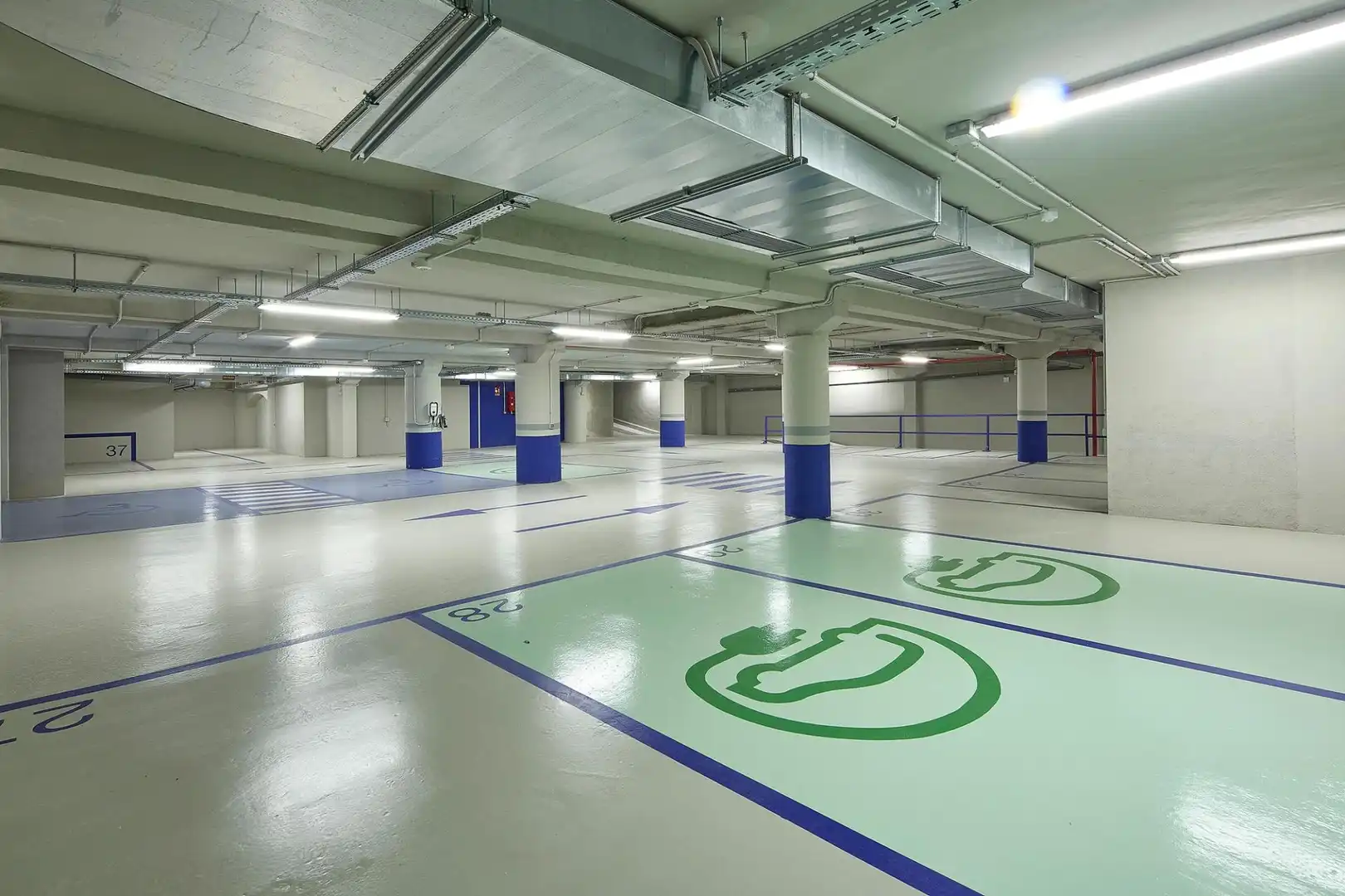 Parkplatz von Gebäude zur Miete in Barcelona