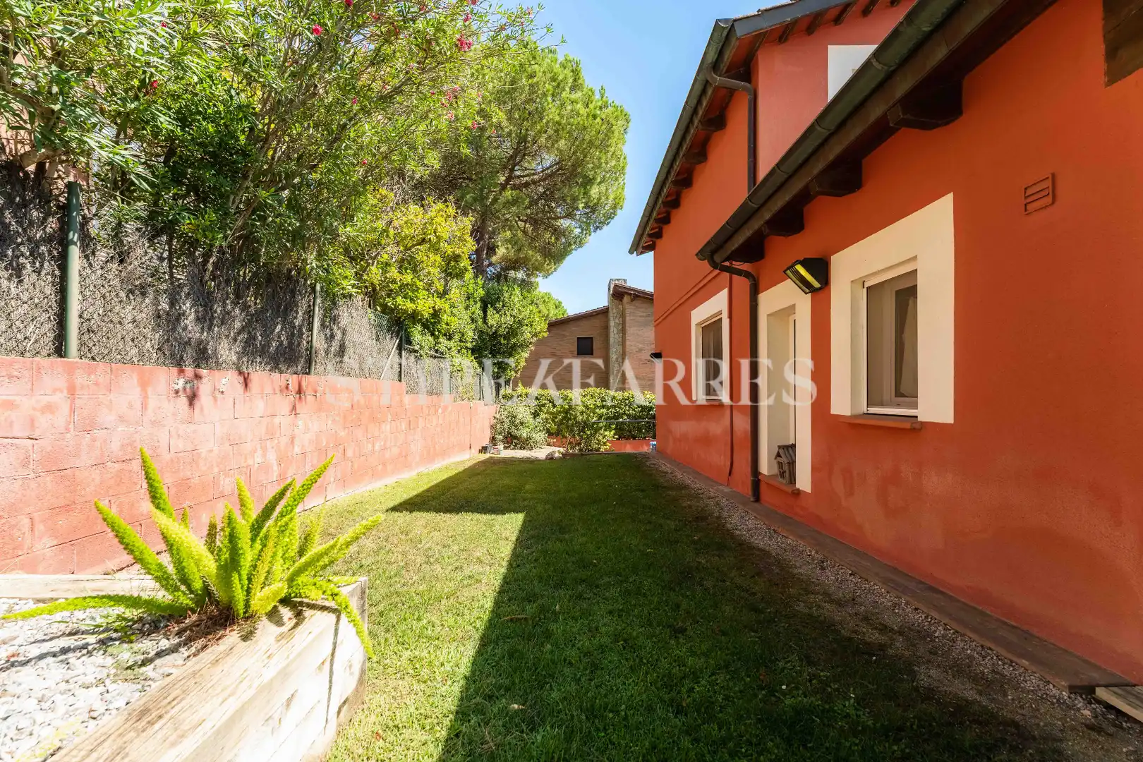 Jardí de Casa o xalet en venda en Barcelona amb Aire condicionat, Calefacció i Jardí privat