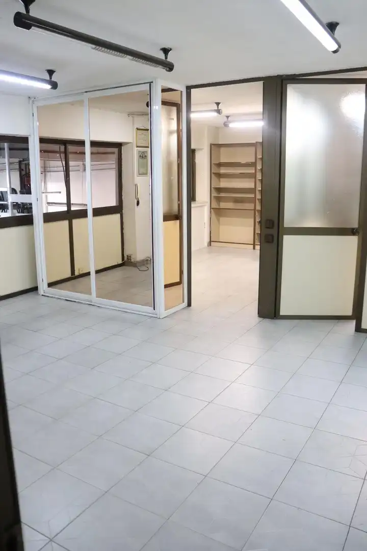 Nau industrial en venda a Calle de Julián Camarillo, Simancas
